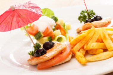 tavuk kids menü için patates kızartması ile
