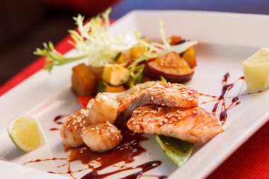 Deniz ürünleri tabağı