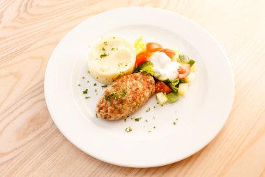 göğsü patates püresi ile