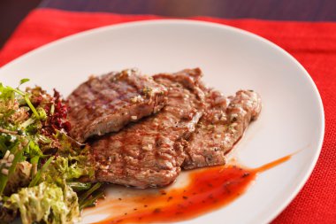 biftek salatası ile