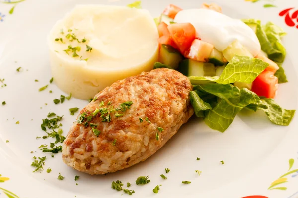 Cutlet with mashed potatoes — Stock Photo, Image