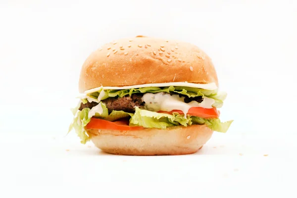 Hamburger auf dem weißen — Stockfoto