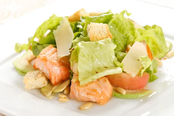 Insalata con salmone — Foto Stock