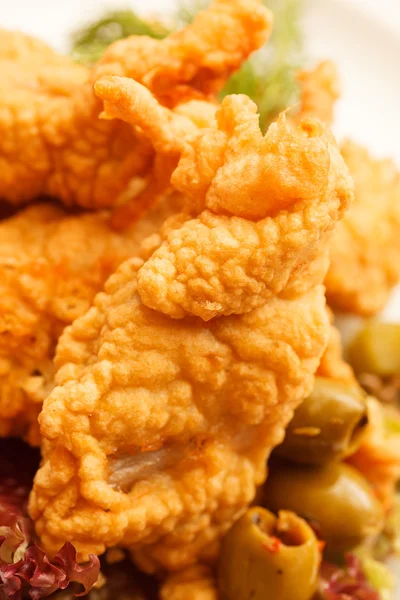 Fried chicken with vegetables — Stock Photo, Image