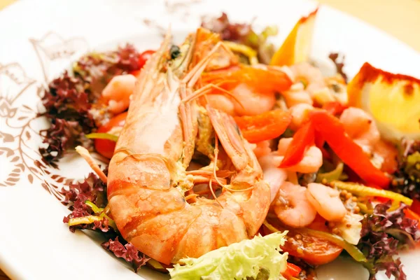 Shrimp salad — Stock Photo, Image