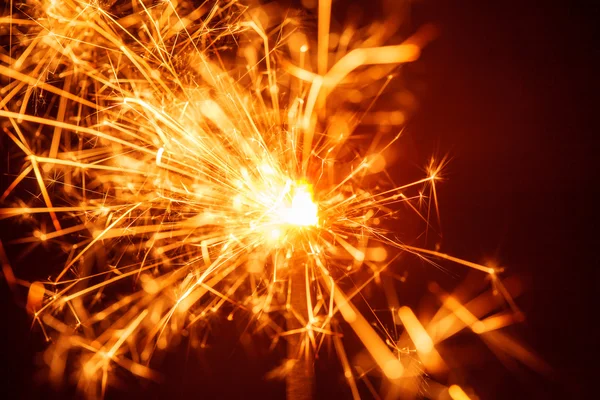 Sparkler op zwart — Stockfoto