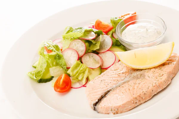 Lax biff med sallad — Stockfoto