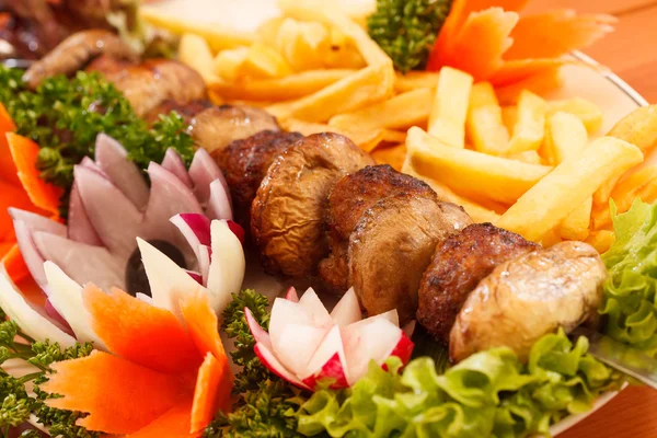 Kebab en pinchos — Foto de Stock