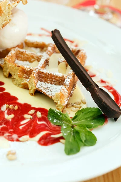 Belgian waffles with raspberry jam — Stock Photo, Image