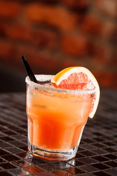 Cocktail with grapefruit — Stock Photo, Image