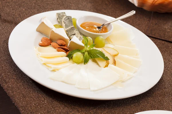 Assiette au fromage — Photo