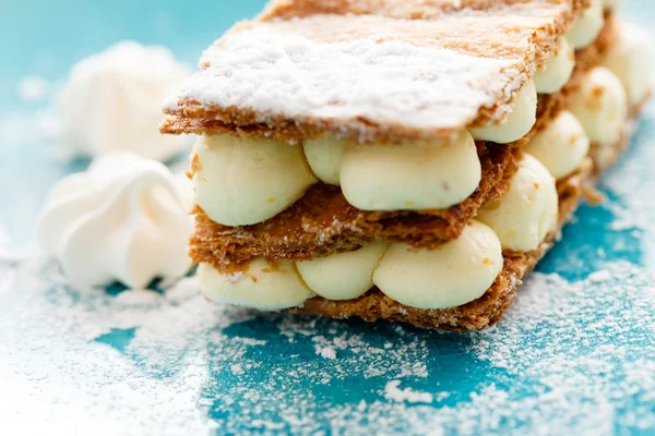 Millefeuille con crema de vainilla —  Fotos de Stock