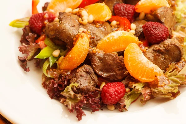 Chicken liver with fruits — Stock Photo, Image