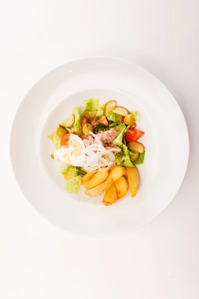 Frischer Salat mit Kartoffeln — Stockfoto