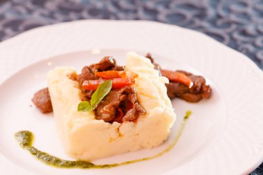 etli patates püresi