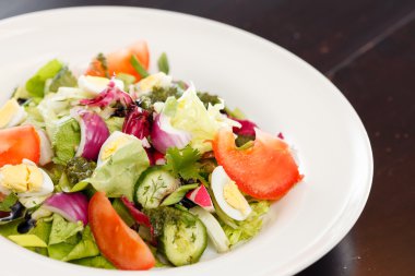 sebze salatası yumurta