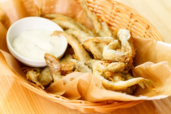 Peixe frito com cerveja — Fotografia de Stock