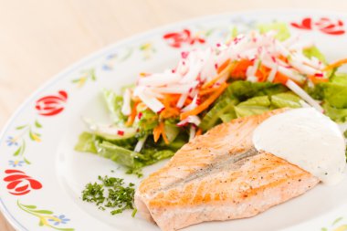 sebzeli somon bifteği