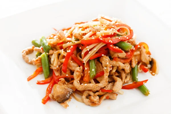 Noodle with meat and vegetables — Stock Photo, Image