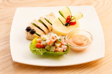 Tavuk patates püresi ile