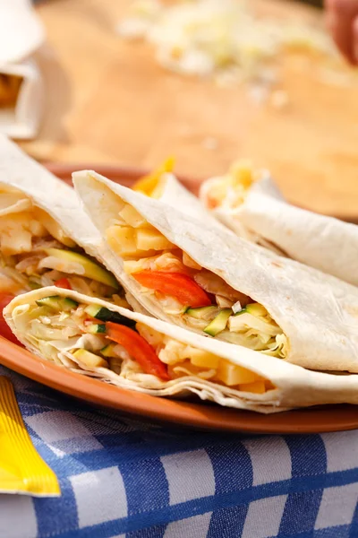 Chef making tortilla — Stock Photo, Image