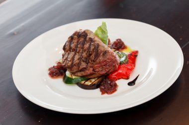 Sebzeli ızgara biftek