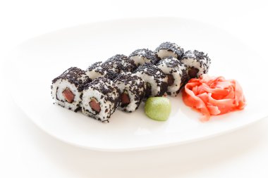 suşi plaka üzerinde