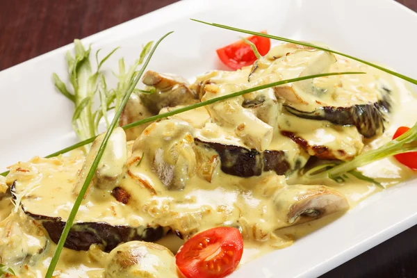 Eggplant rolls stuffed with cottage cheese — Stock Photo, Image