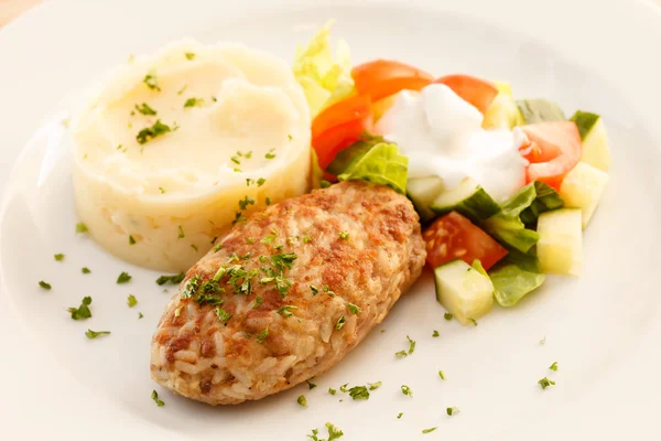 Cutlet with mashed potatoes — Stock Photo, Image