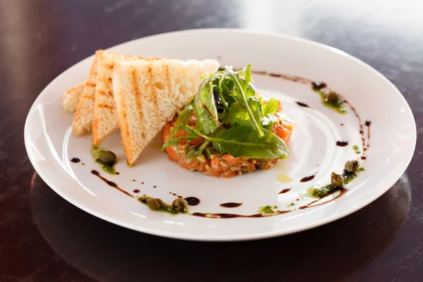 Salmon tartare — Stock Photo, Image