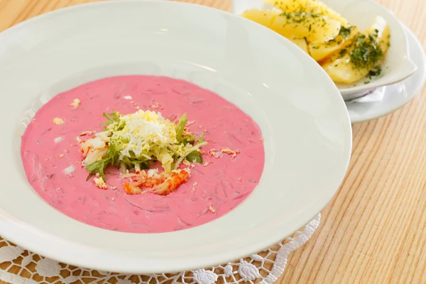 Cold beetroot soup with potatoes — Stock Photo, Image