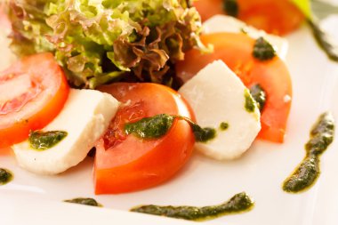 Caprese salatası