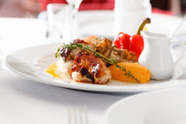 Sebzeli ızgara tavuk