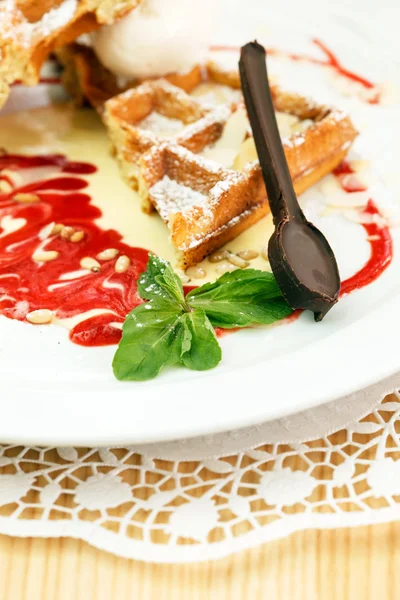 Belgian waffles with raspberry jam — Stock Photo, Image