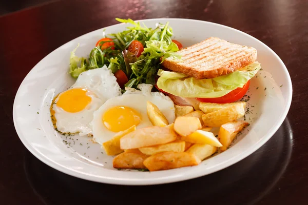 Petit déjeuner savoureux — Photo