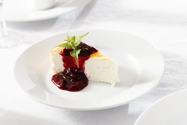 Cheesecake met jam — Stockfoto