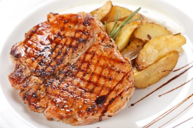 patates ile ızgara biftek