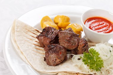 soslu kızarmış et