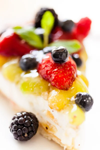 Kuchen mit frischen Beeren — Stockfoto