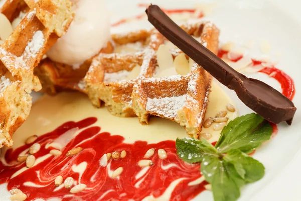 Belgian waffles with raspberry jam — Stock Photo, Image