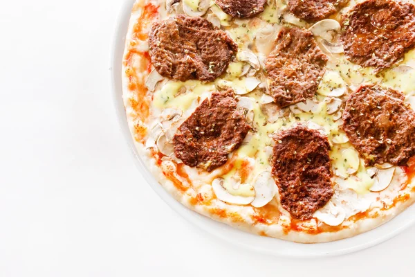 Pizza com carne bovina — Fotografia de Stock