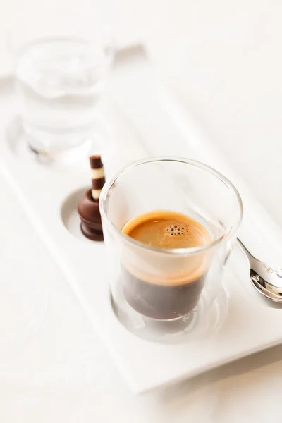 Espresso mit Schokolade süß — Stockfoto