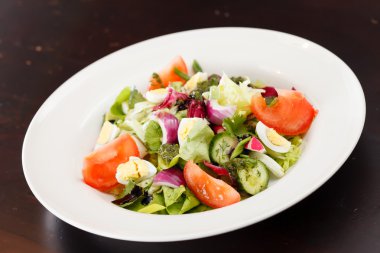 sebze salatası yumurta