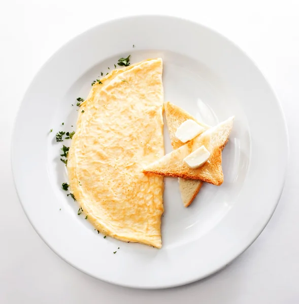 Omelette with toast — Stock Photo, Image