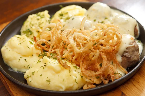 Patates köfte ile — Stok fotoğraf