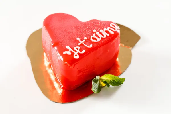 Heart-shaped valentine cake — Stock Photo, Image