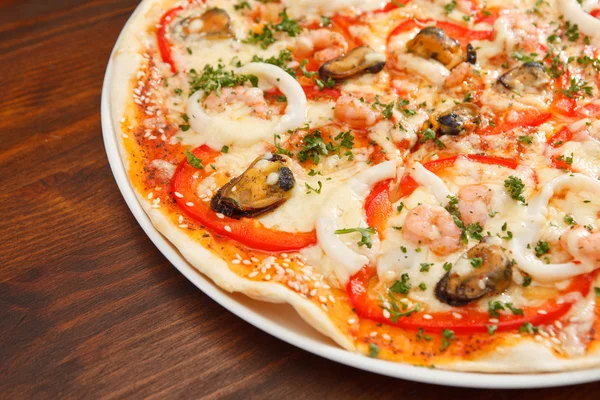 Deniz ürünleri pizza
