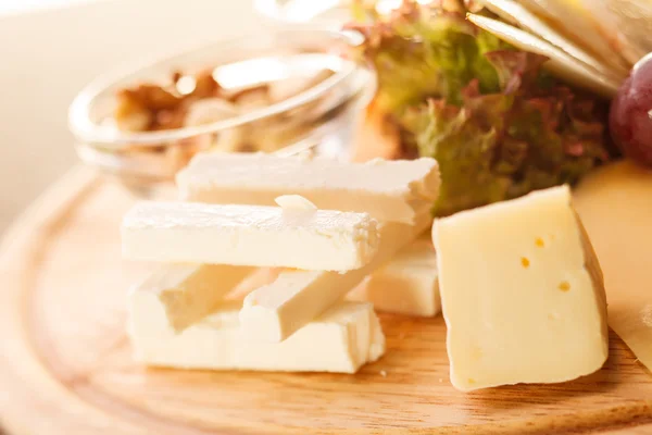 Cheese plate — Stock Photo, Image