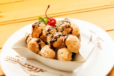 Çikolatalı profiterol
