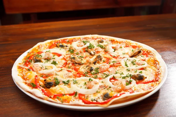 Deniz ürünleri pizza
